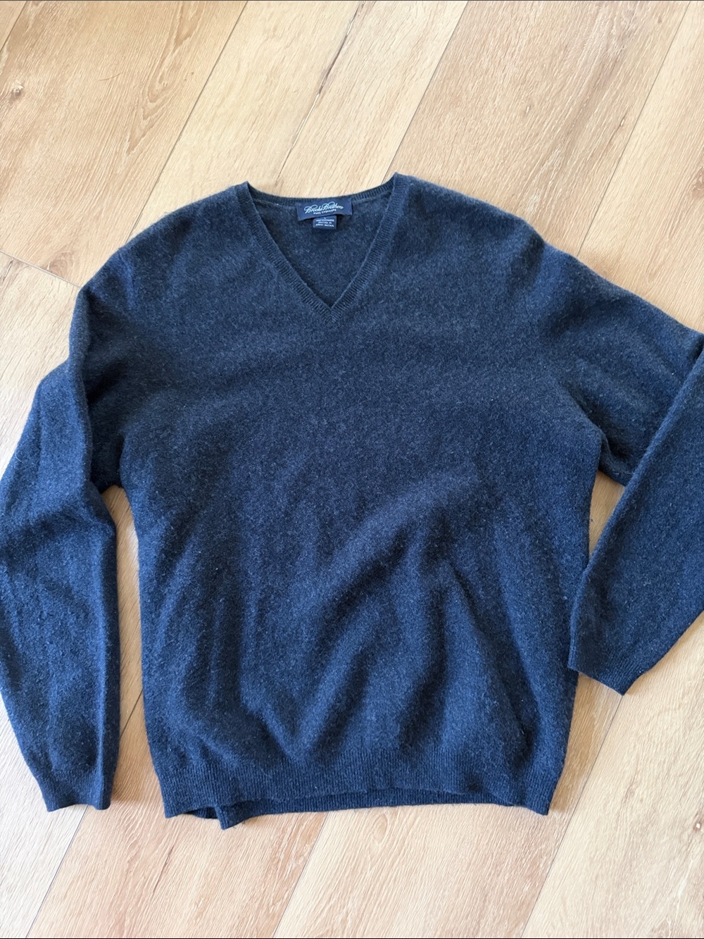 Brooks Brothers Navy V-Neck Sweater - Men's - 100% Cashmere - Great Britain
